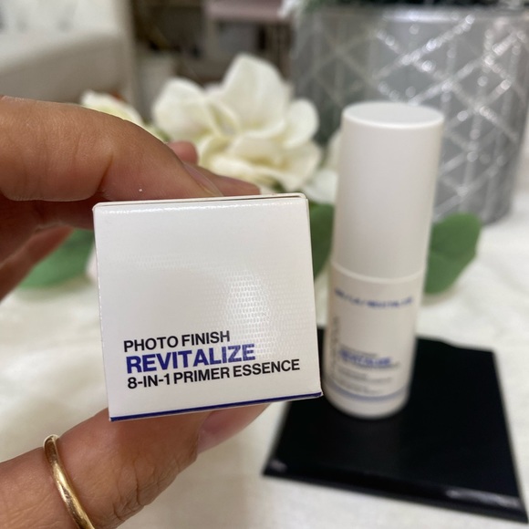 Smashbox Photo Finish Revitalize 8-in-1 Primer Essence - 1 oz/30ml - Picture 3 of 6